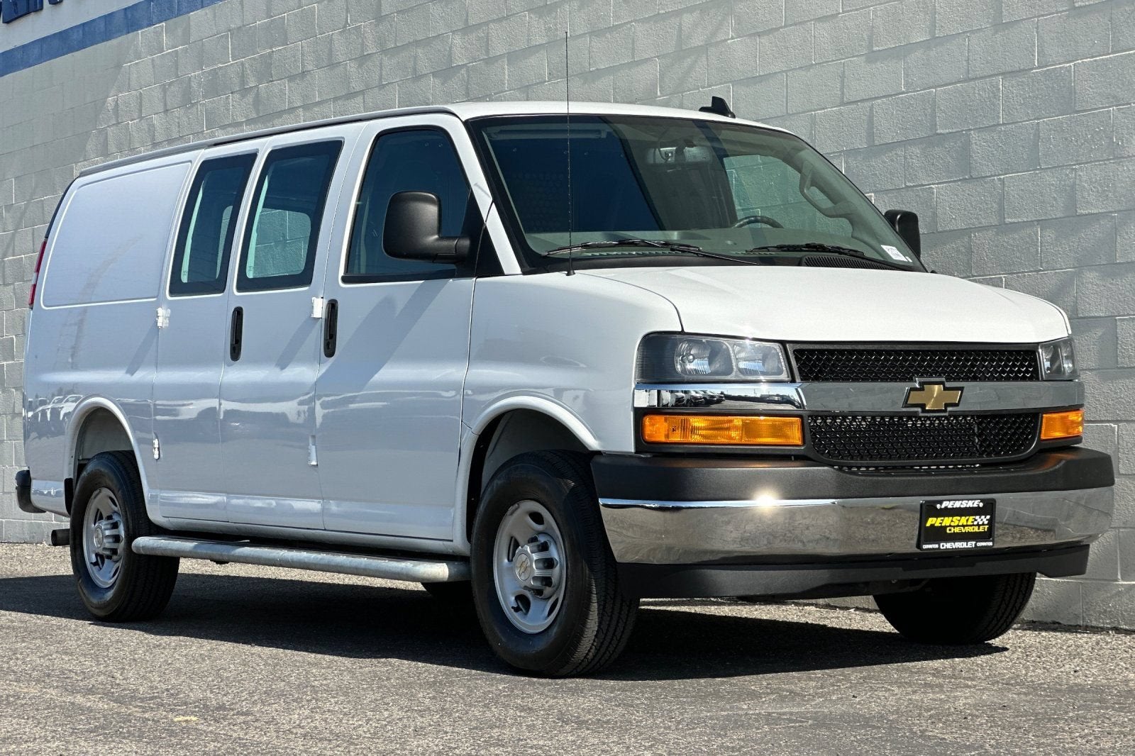 2025 Chevrolet Express Cargo WT
