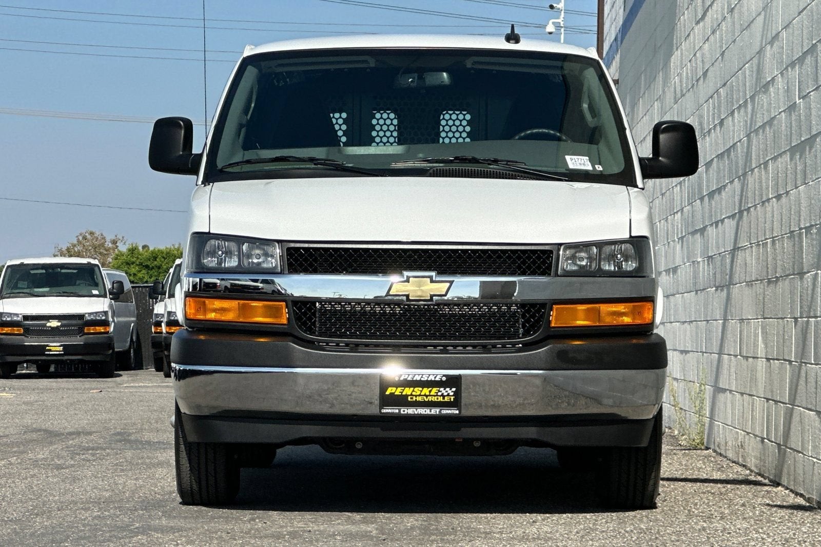 2025 Chevrolet Express Cargo WT