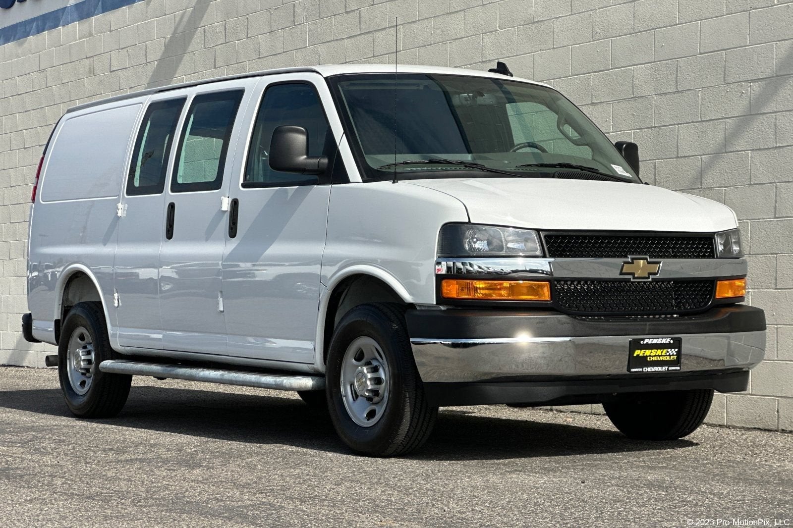 2025 Chevrolet Express Cargo WT