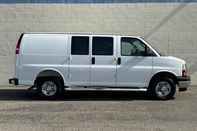2025 Chevrolet Express Cargo WT