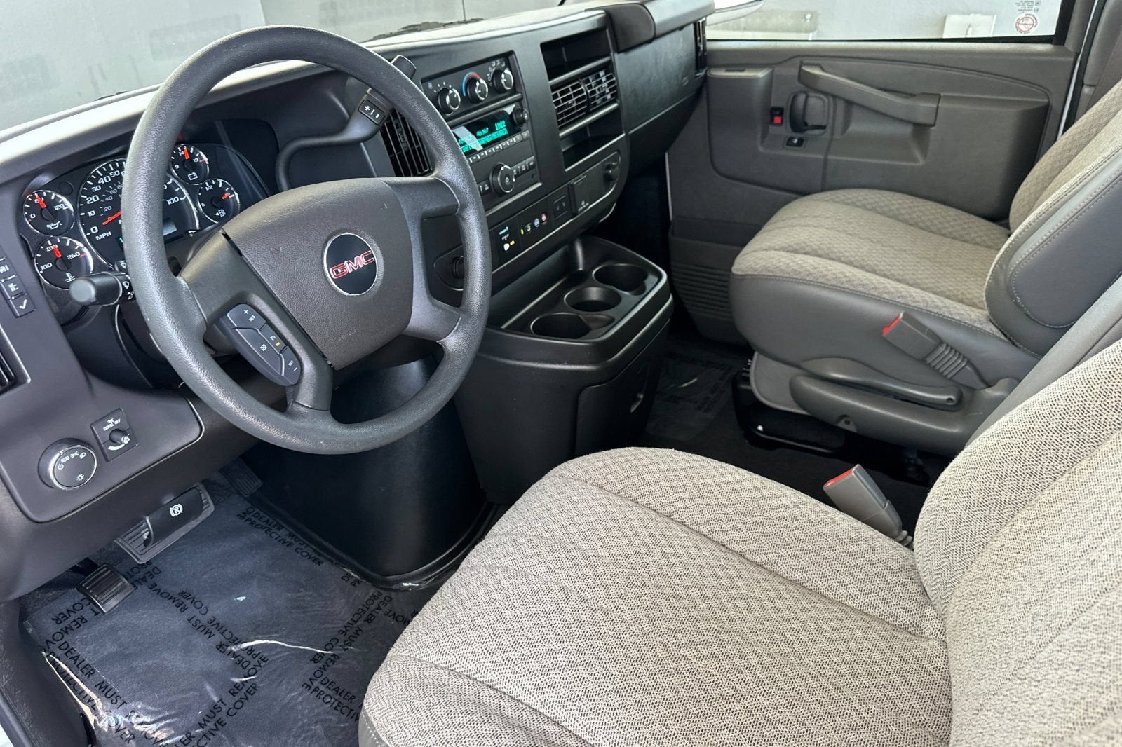 2025 GMC Savana Passenger LT