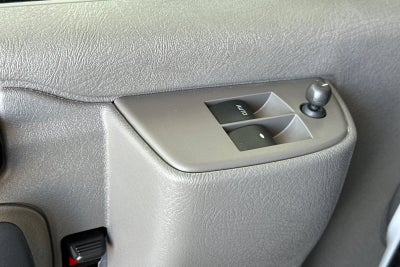 2025 GMC Savana Passenger LT