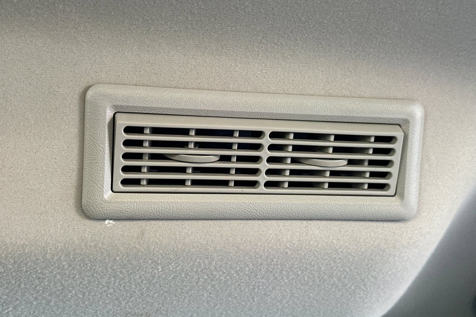 2025 GMC Savana Passenger LT