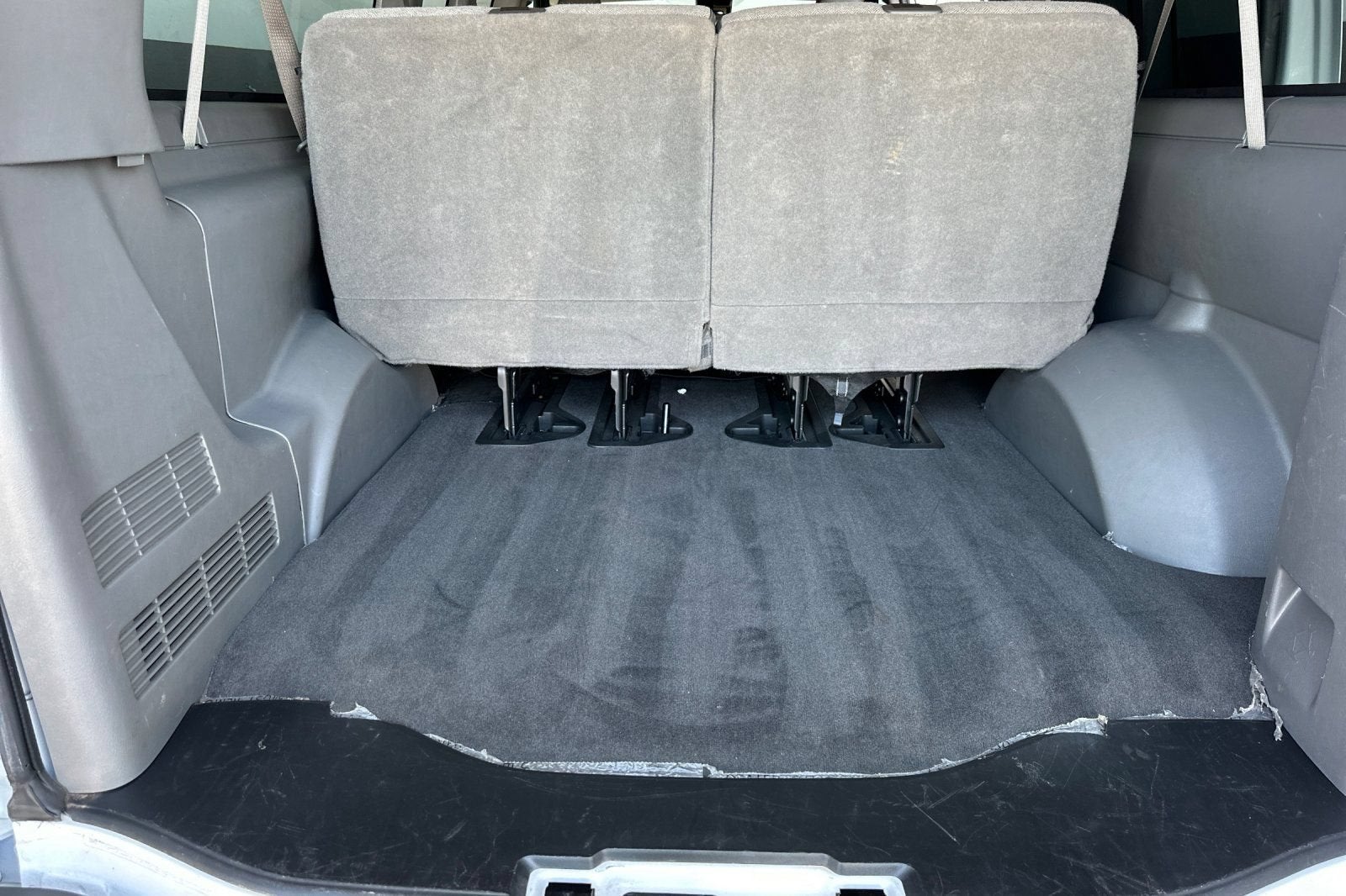 2025 GMC Savana Passenger LT