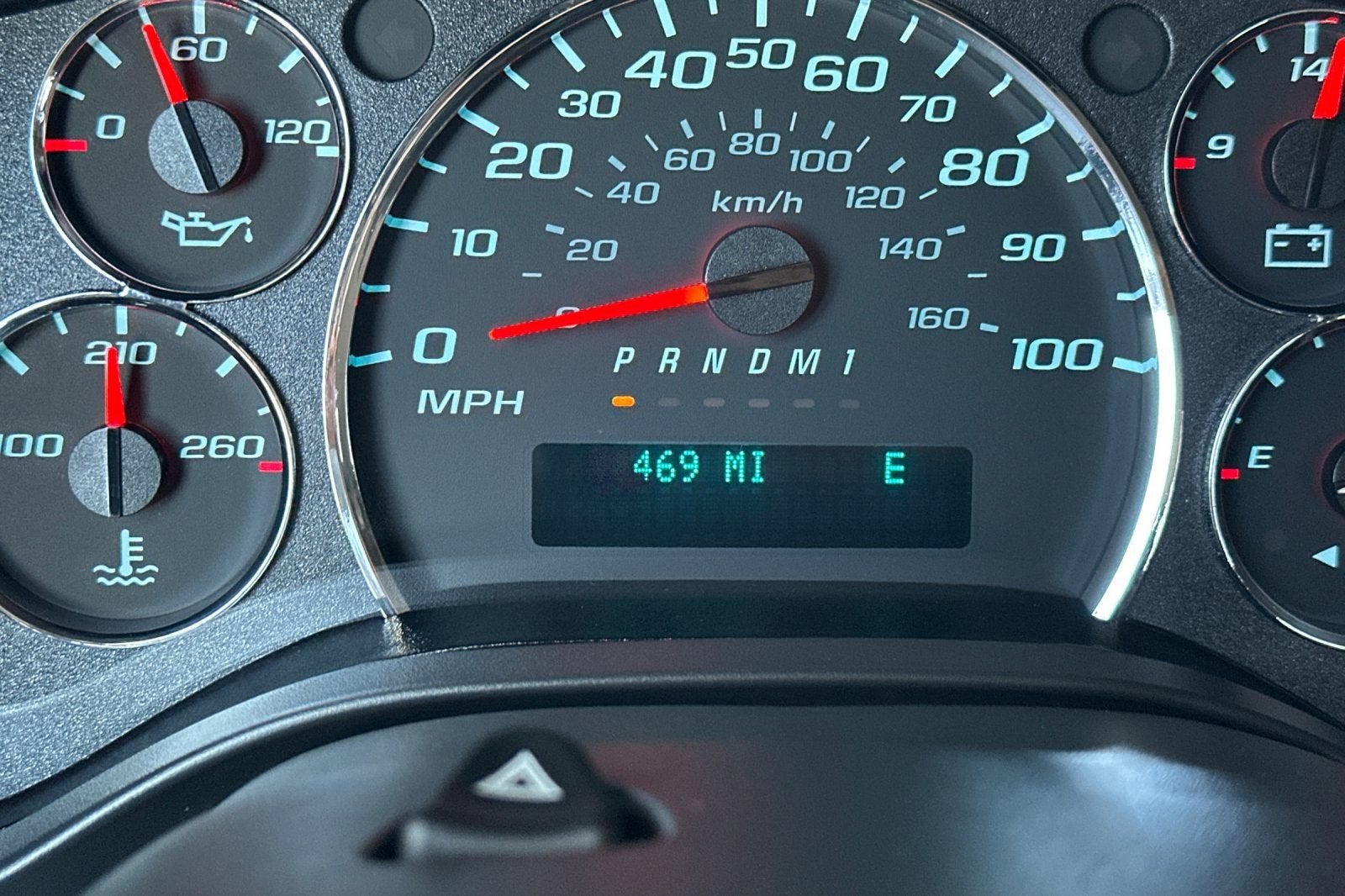 2025 GMC Savana Passenger LT