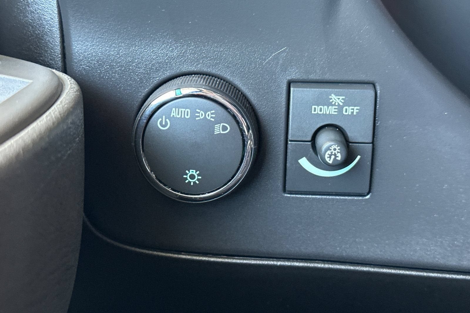 2025 GMC Savana Passenger LT