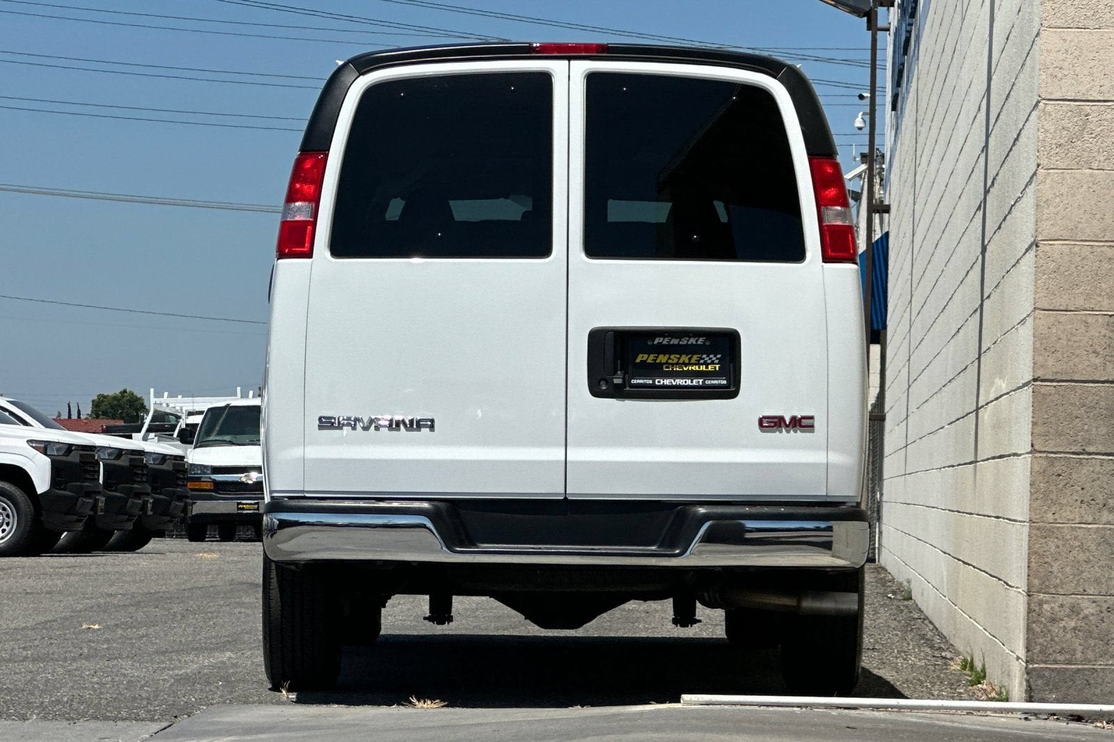 2025 GMC Savana Passenger LT