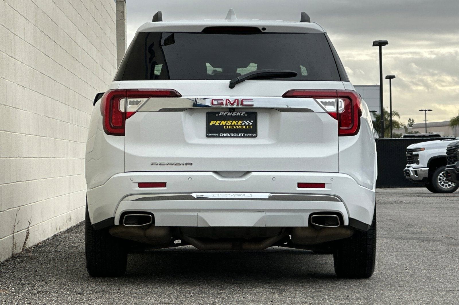 2023 GMC Acadia Denali