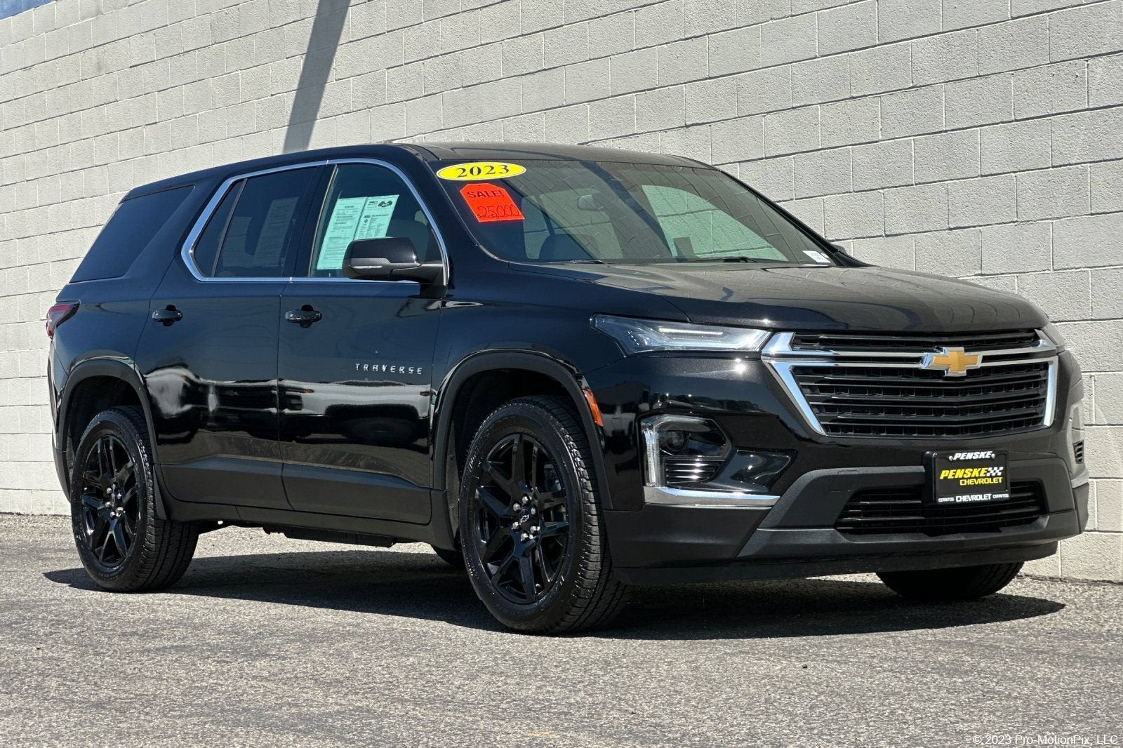 2023 Chevrolet Traverse LS