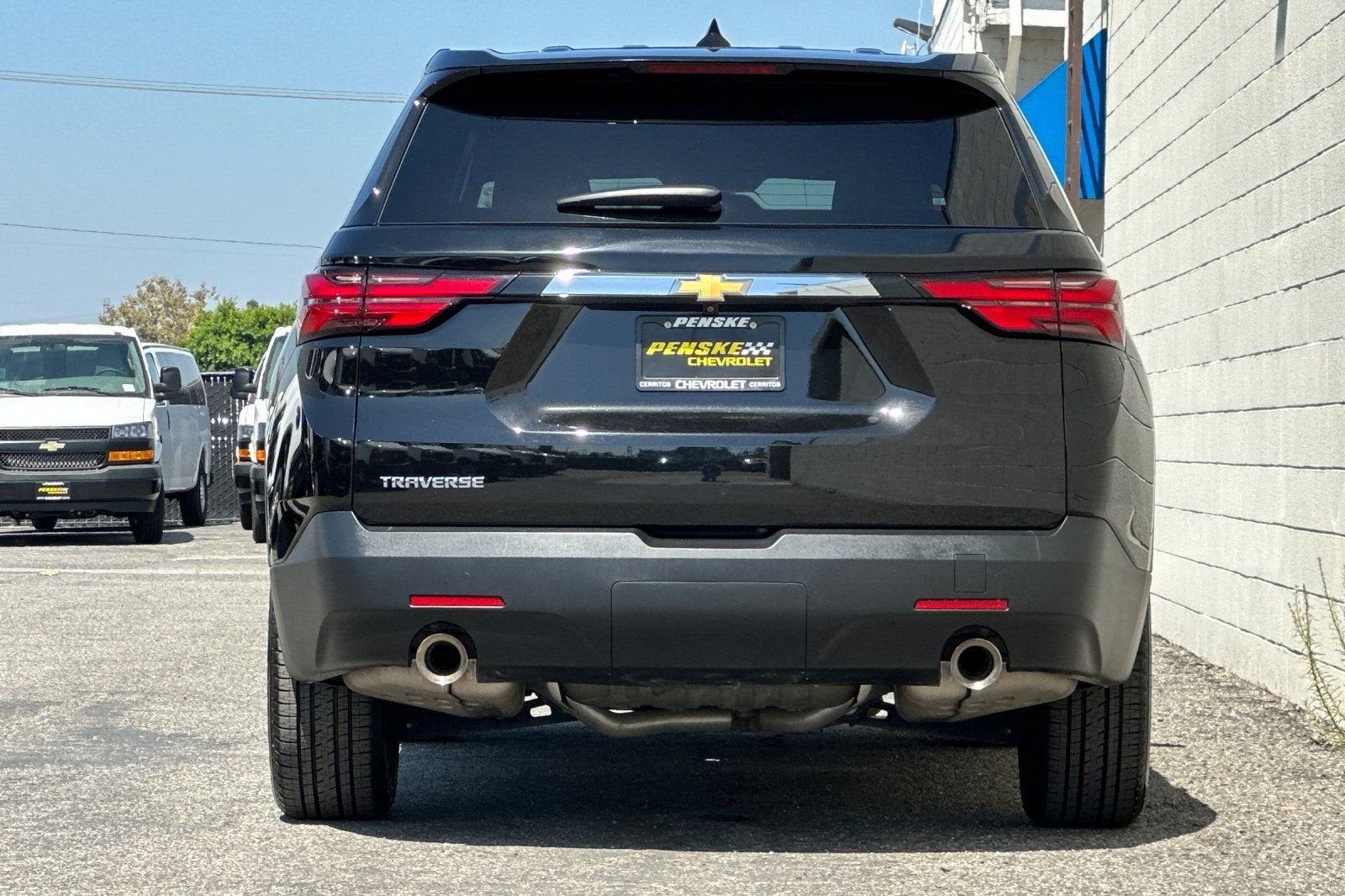 2023 Chevrolet Traverse LS