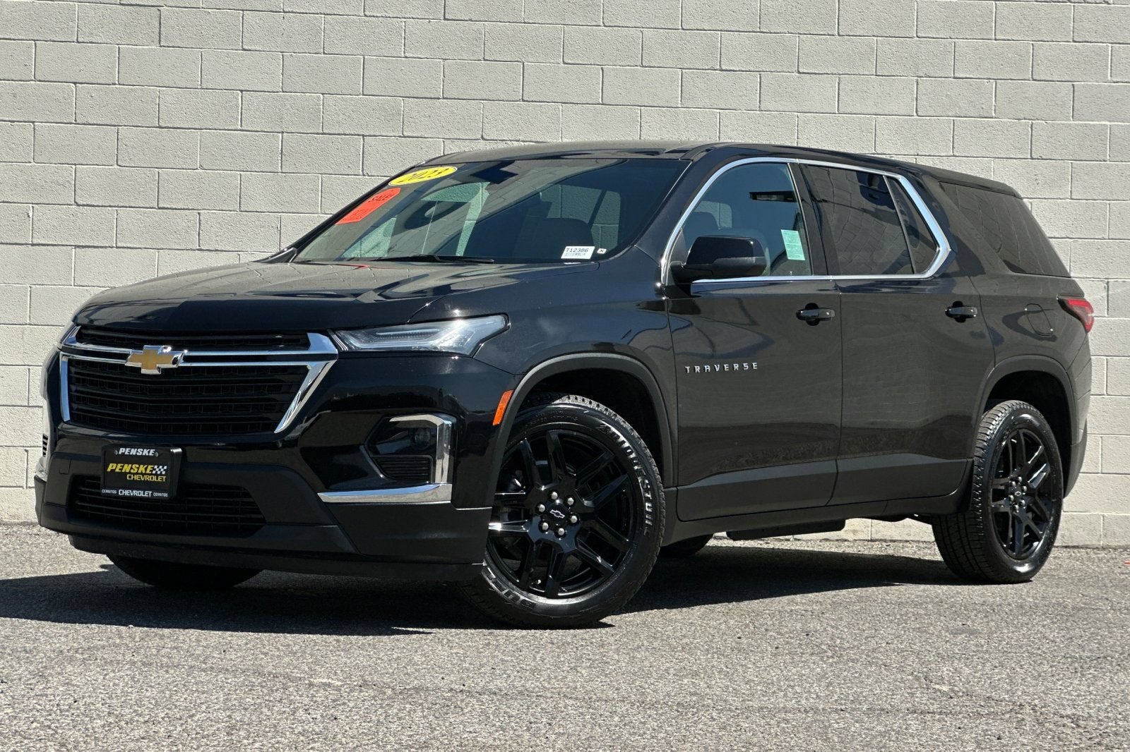 2023 Chevrolet Traverse LS