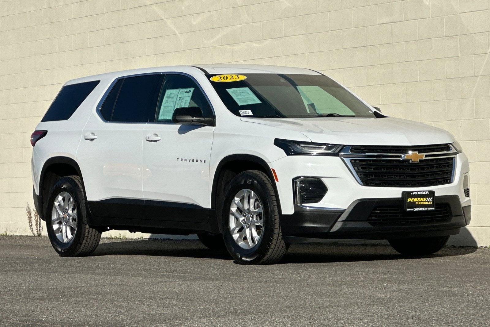 2023 Chevrolet Traverse LS