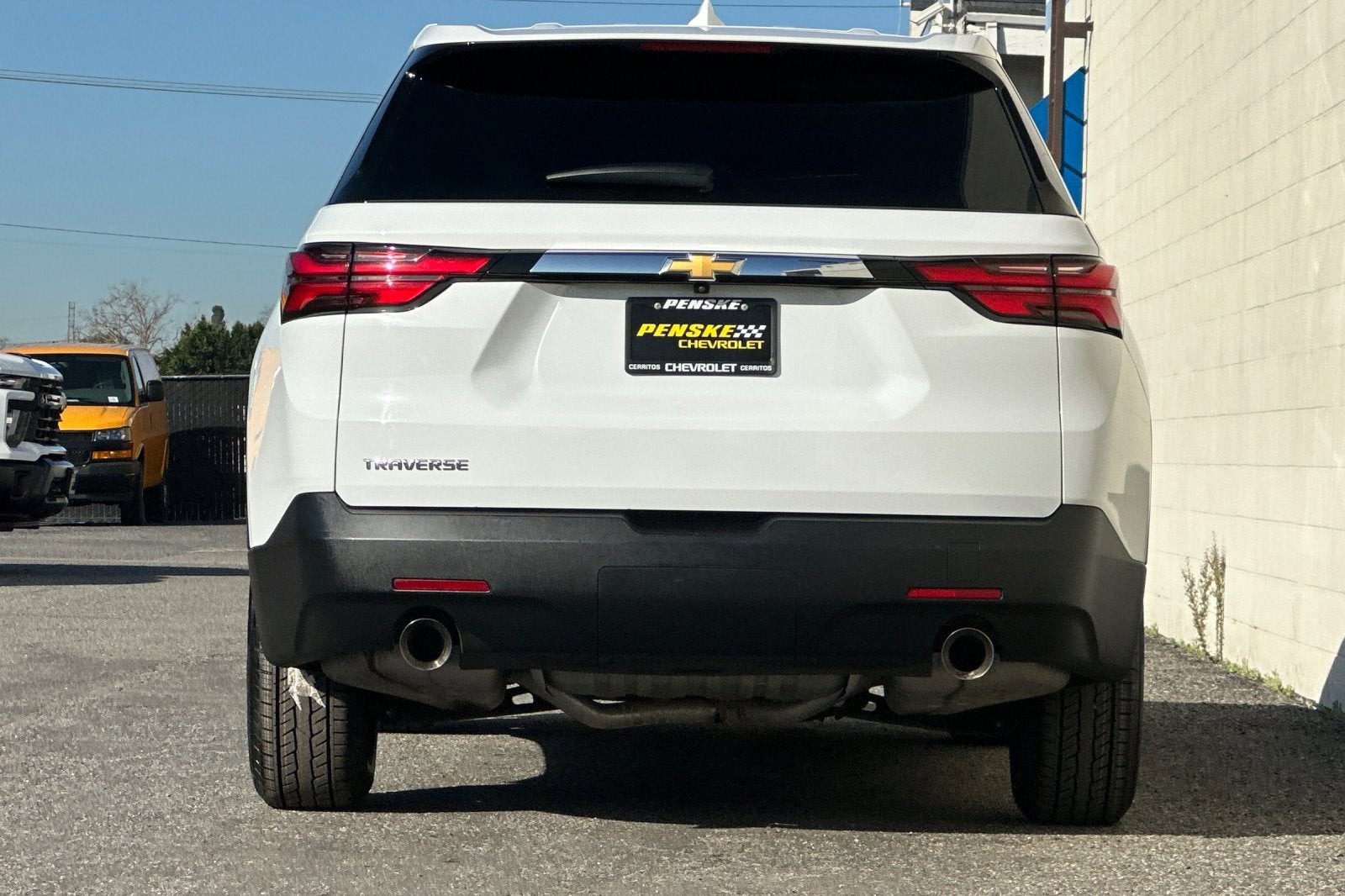 2023 Chevrolet Traverse LS