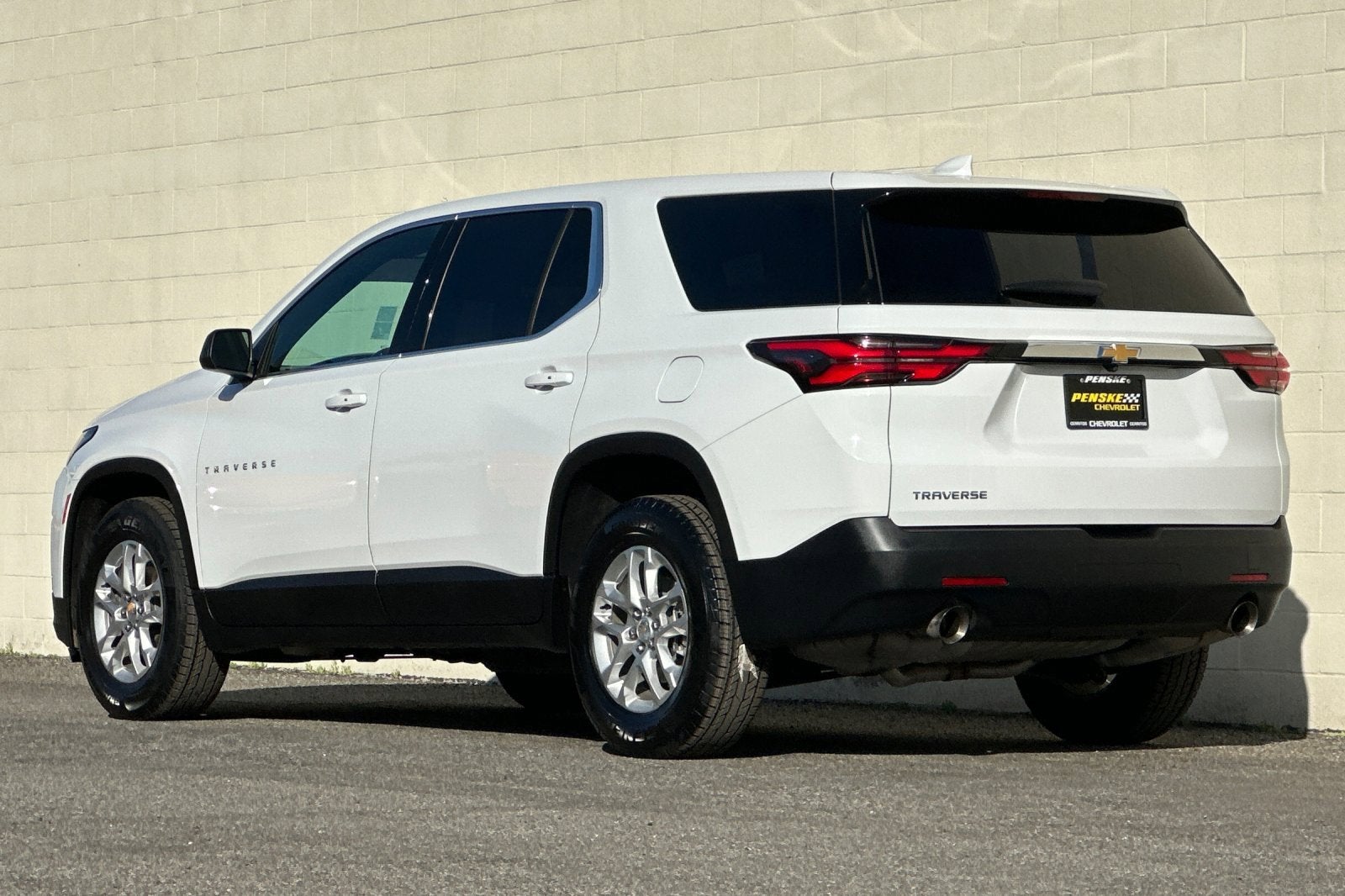 2023 Chevrolet Traverse LS
