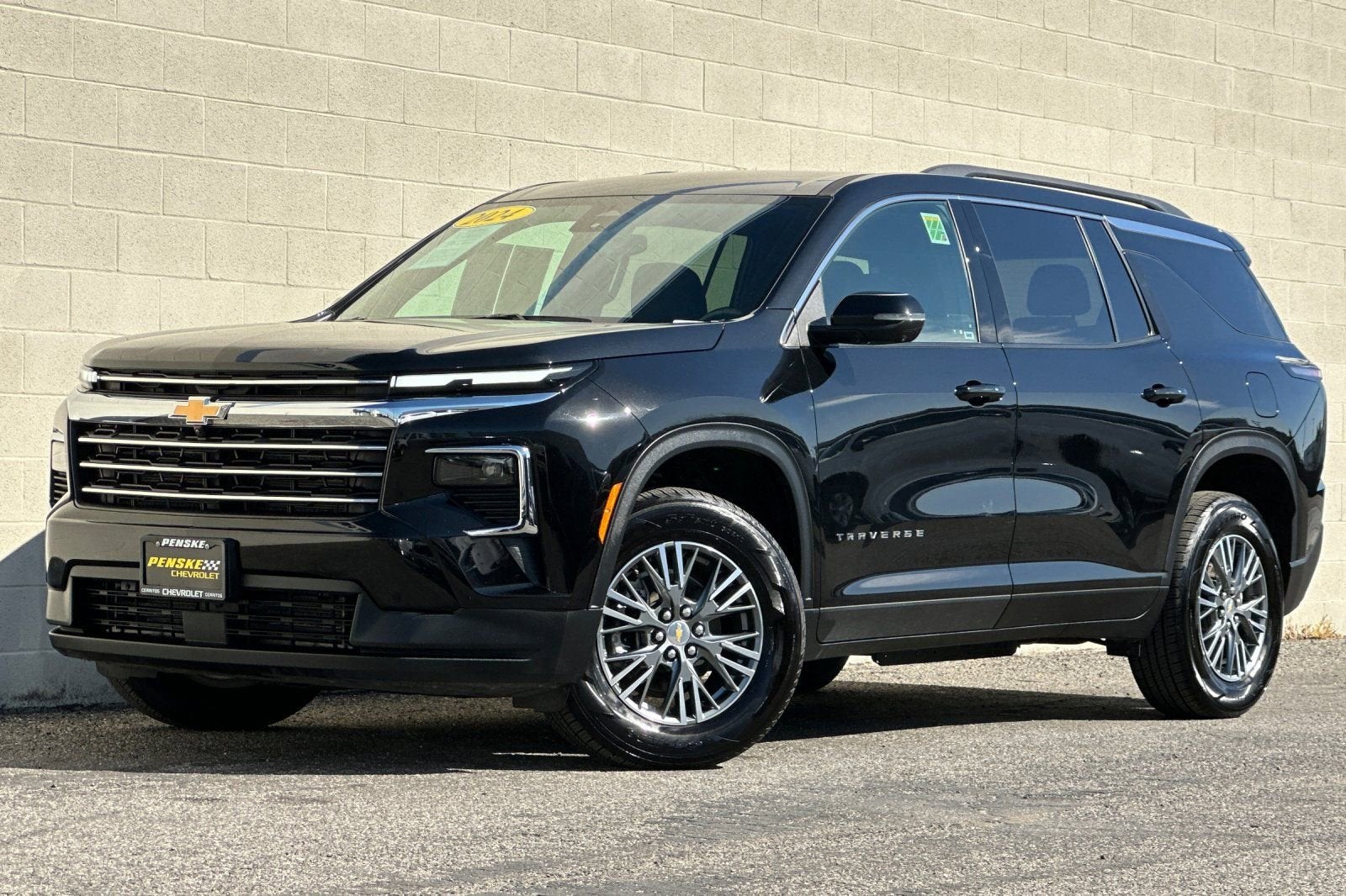 2024 Chevrolet Traverse LT