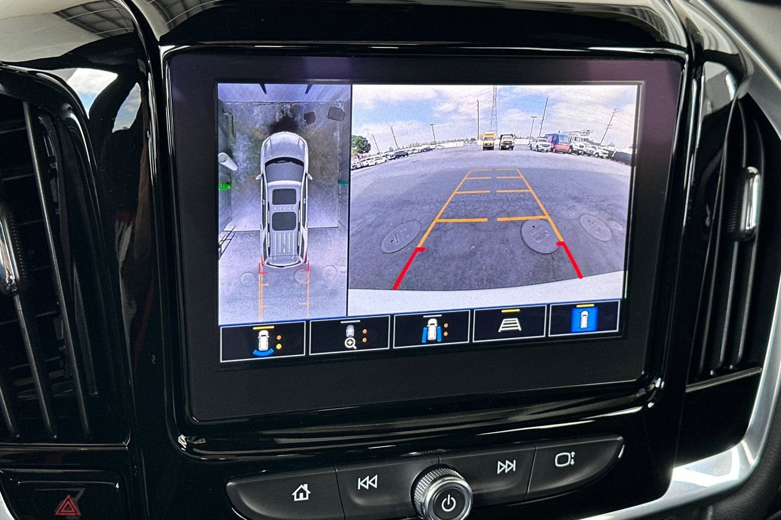 2023 Chevrolet Traverse Premier
