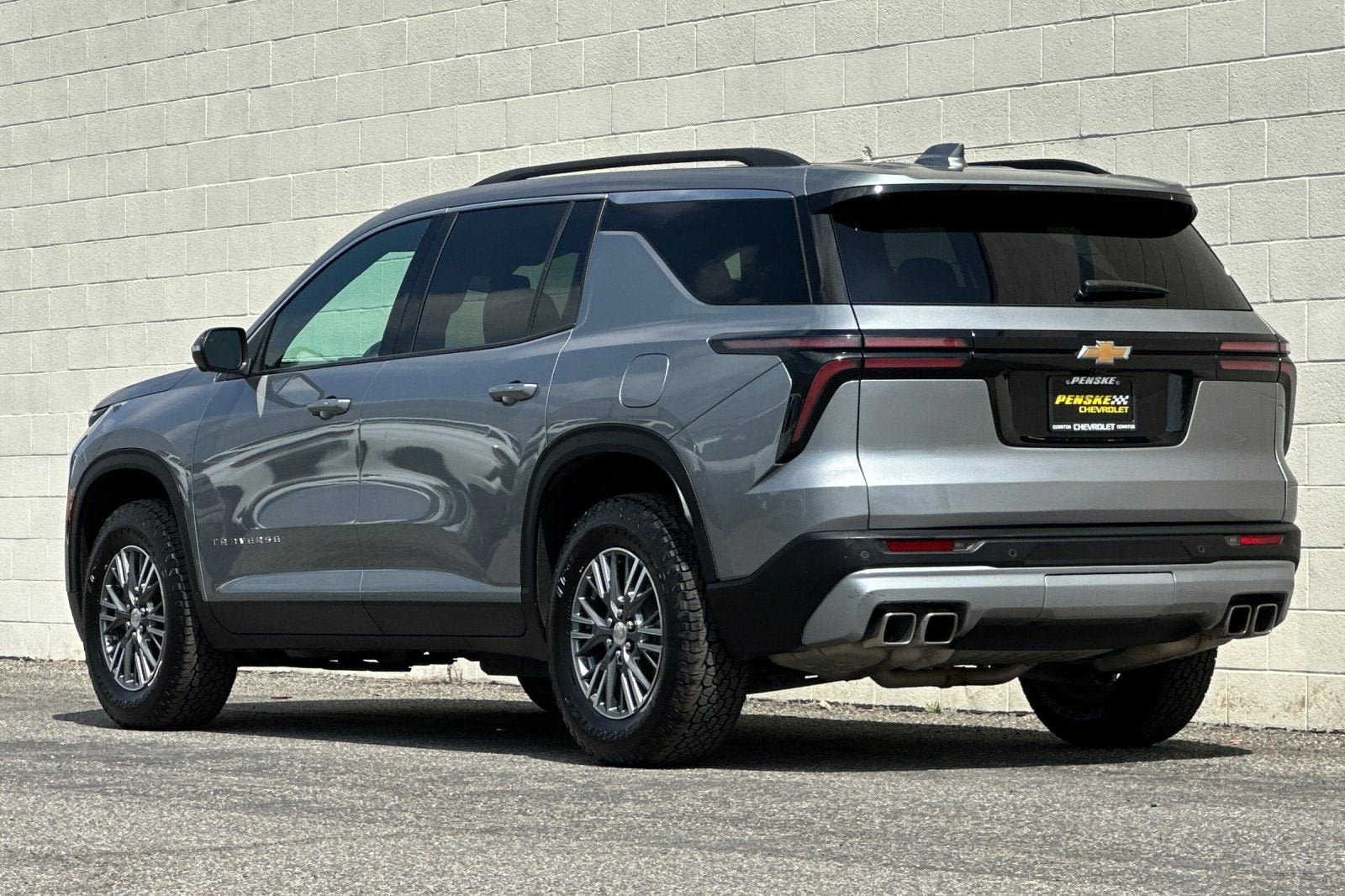 2024 Chevrolet Traverse LT