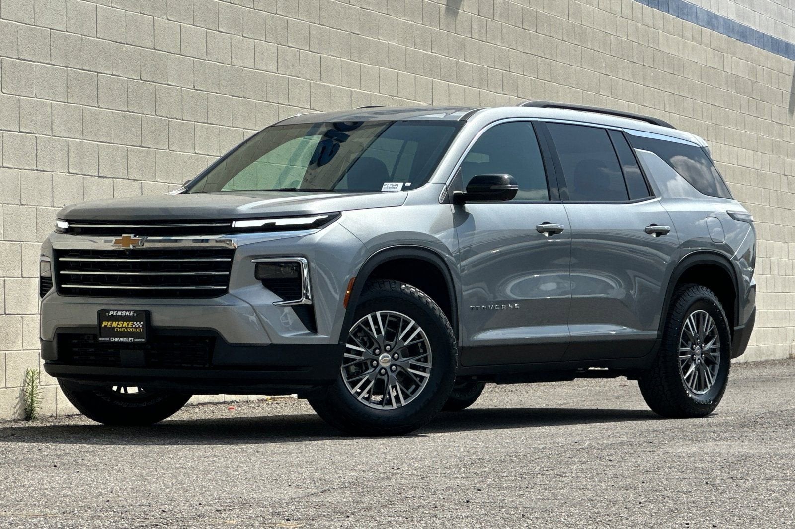 2024 Chevrolet Traverse LT
