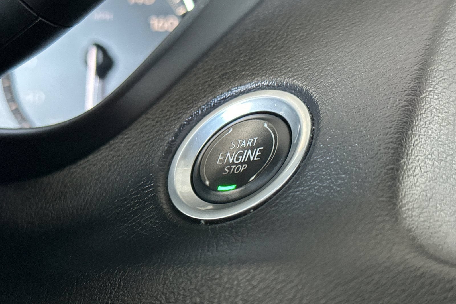 2022 Cadillac XT4 FWD Premium Luxury