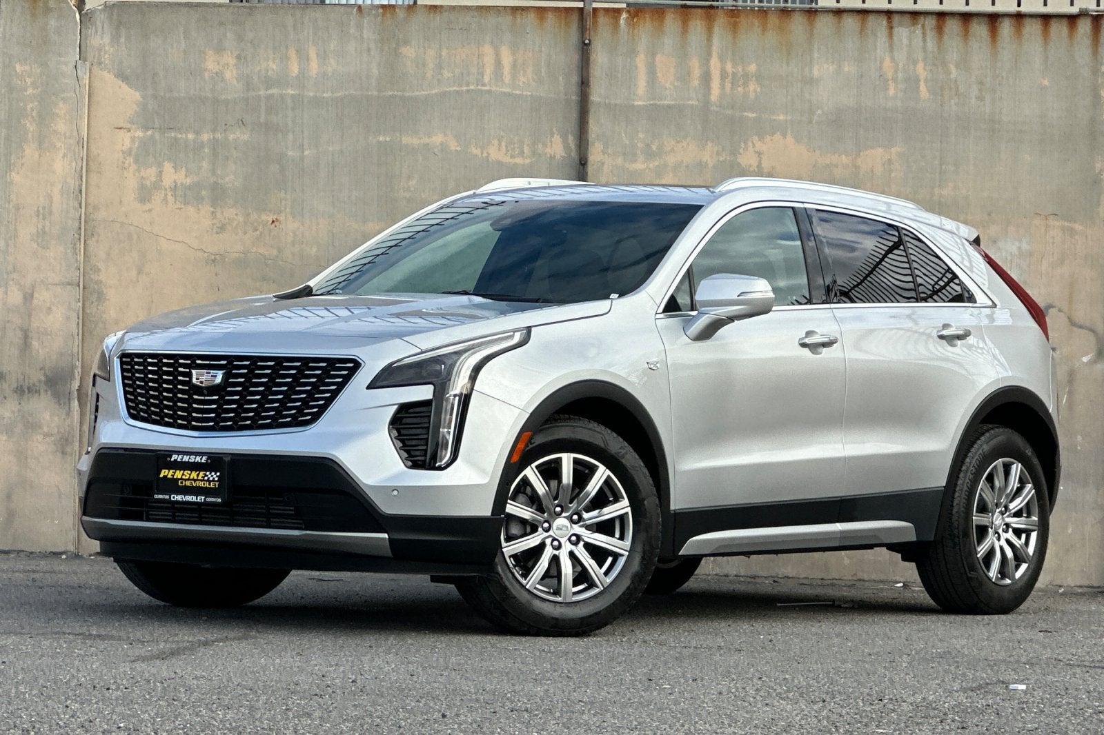 2022 Cadillac XT4 FWD Premium Luxury