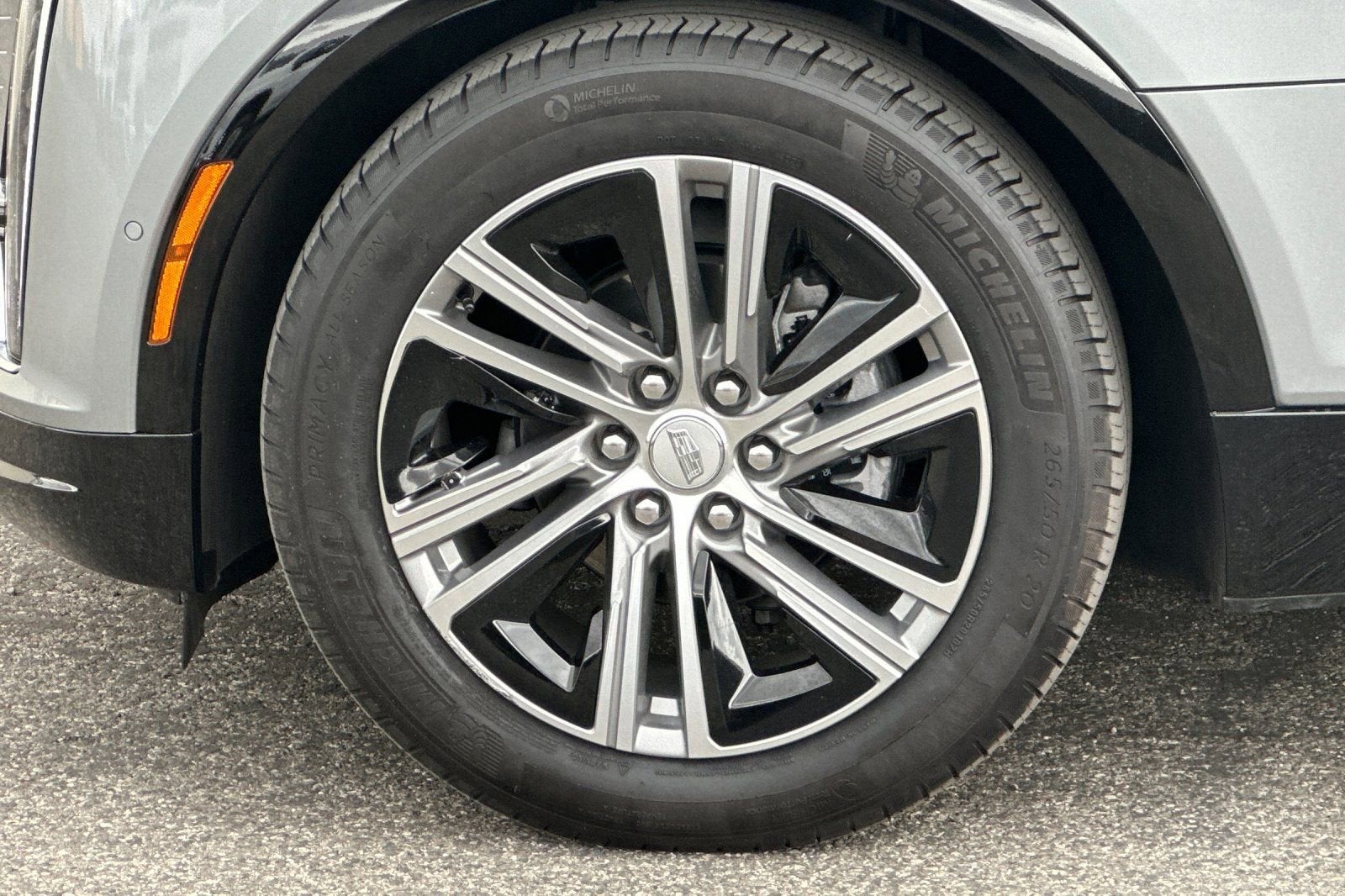 2024 Cadillac LYRIQ Luxury 1