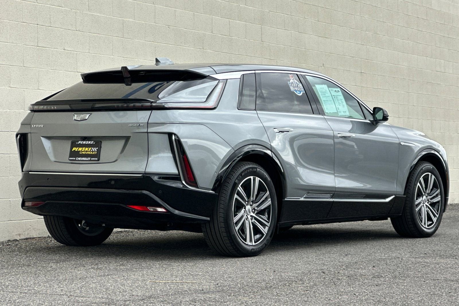 2024 Cadillac LYRIQ Luxury 1