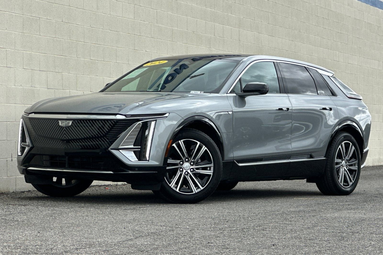 2024 Cadillac LYRIQ Luxury 1