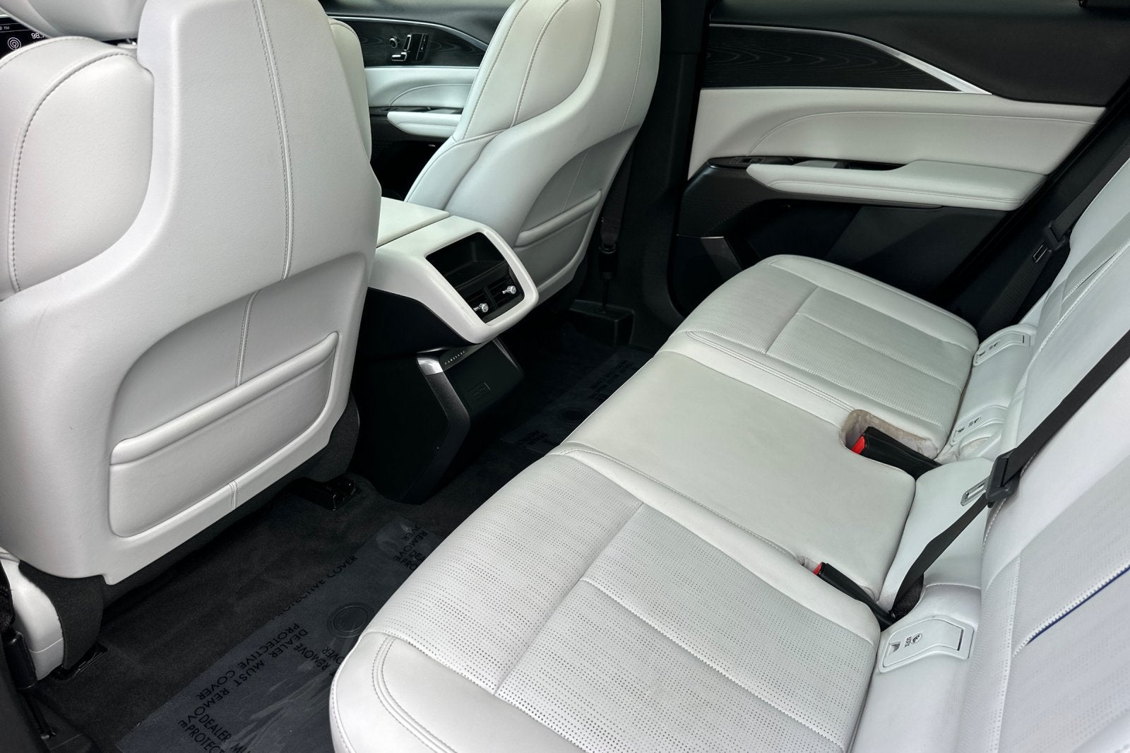 2024 Cadillac LYRIQ Luxury 1