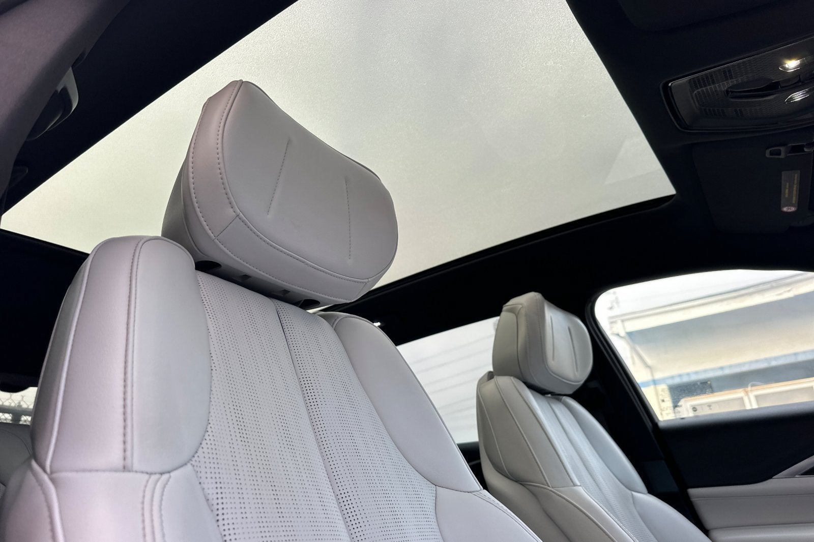 2024 Cadillac LYRIQ Luxury 1