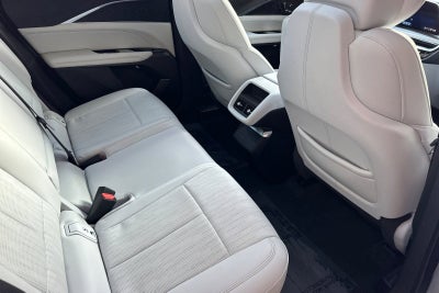 2024 Cadillac LYRIQ Luxury 1