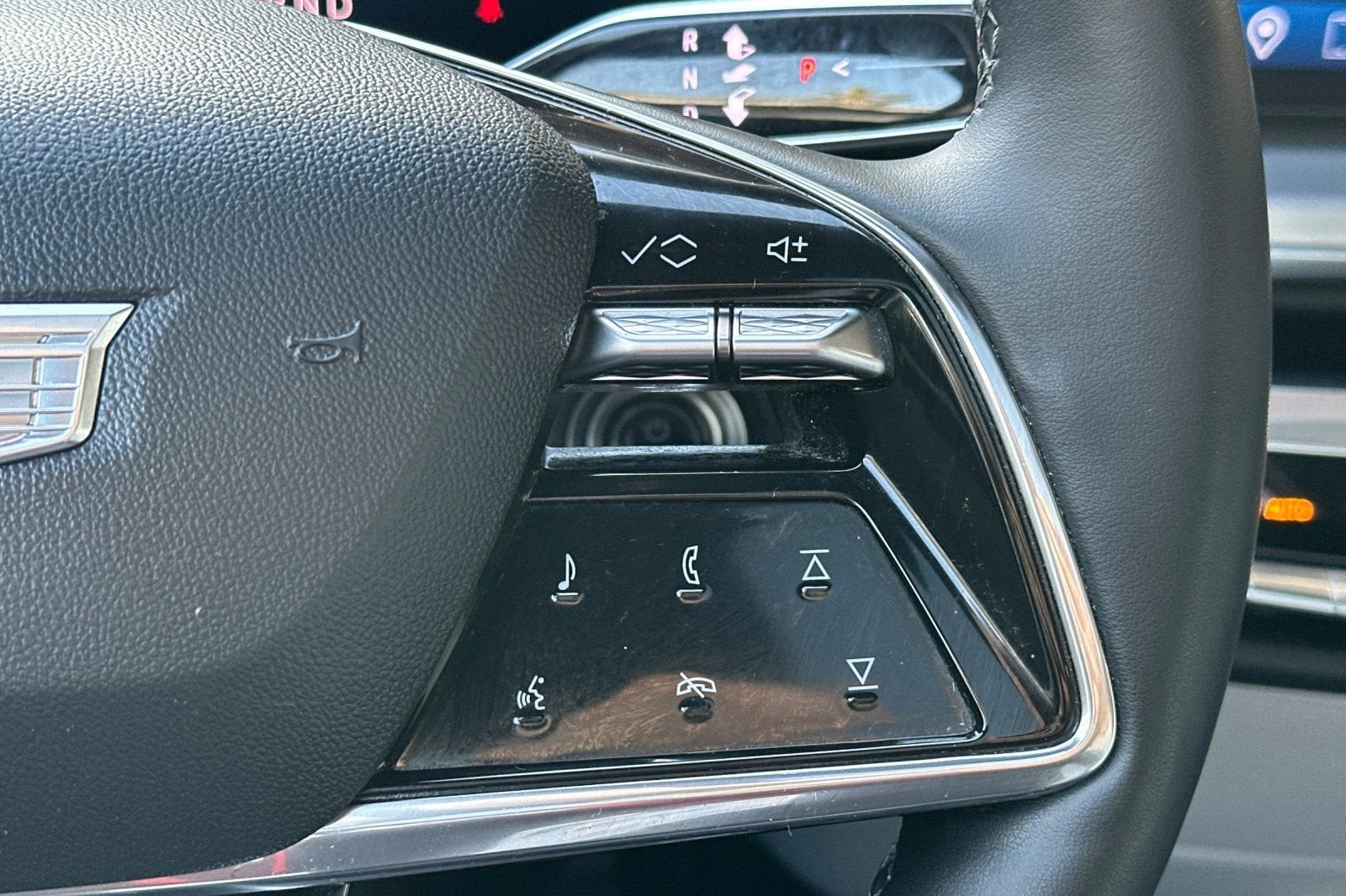 2024 Cadillac LYRIQ Luxury 1