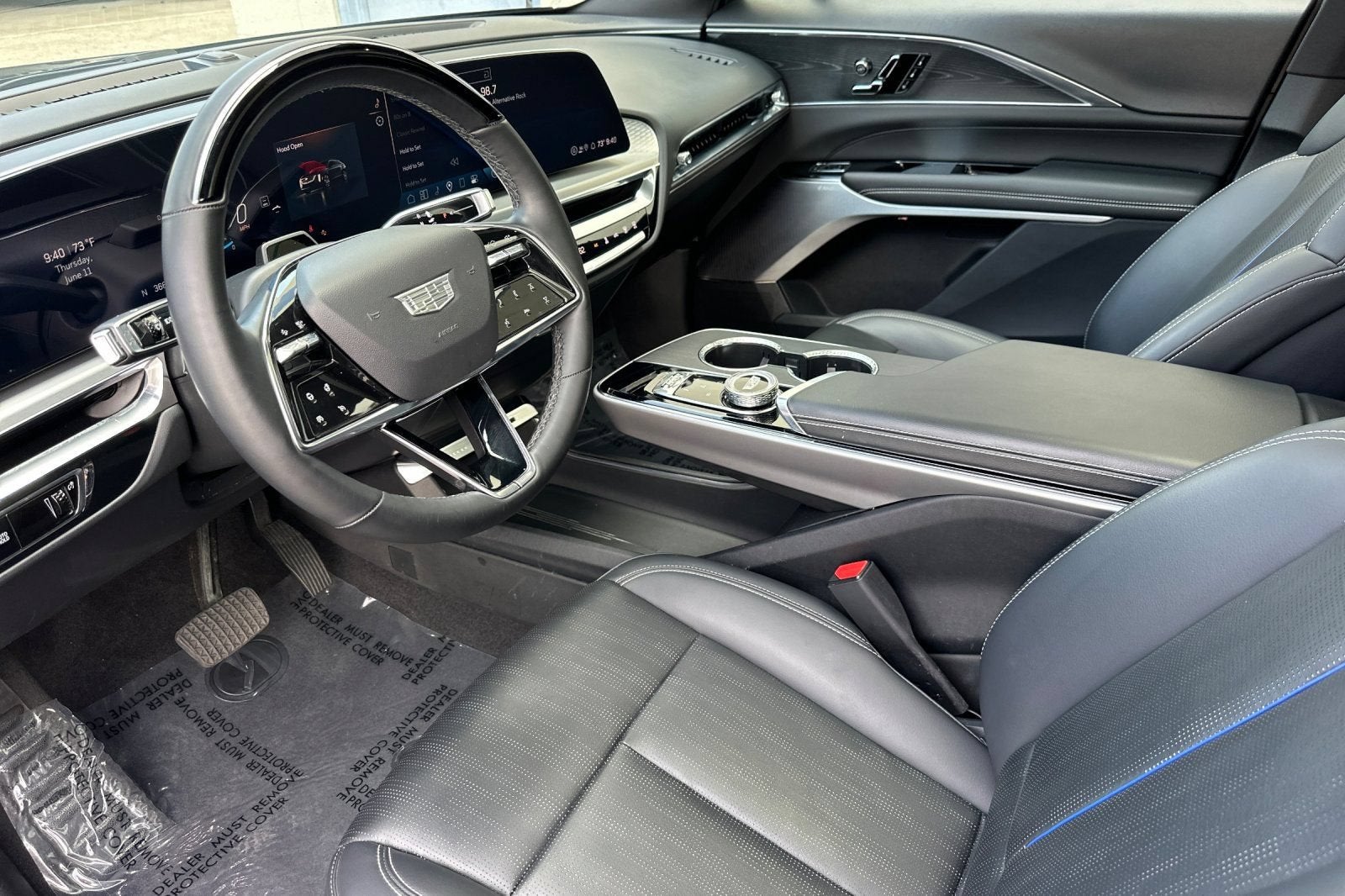 2024 Cadillac LYRIQ Sport 2