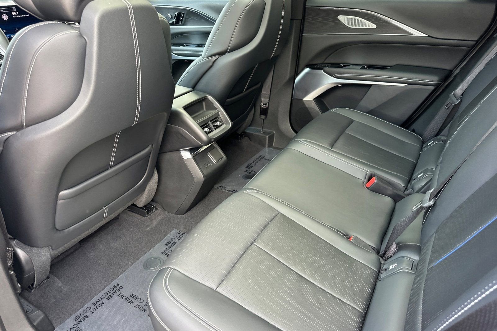 2024 Cadillac LYRIQ Sport 2