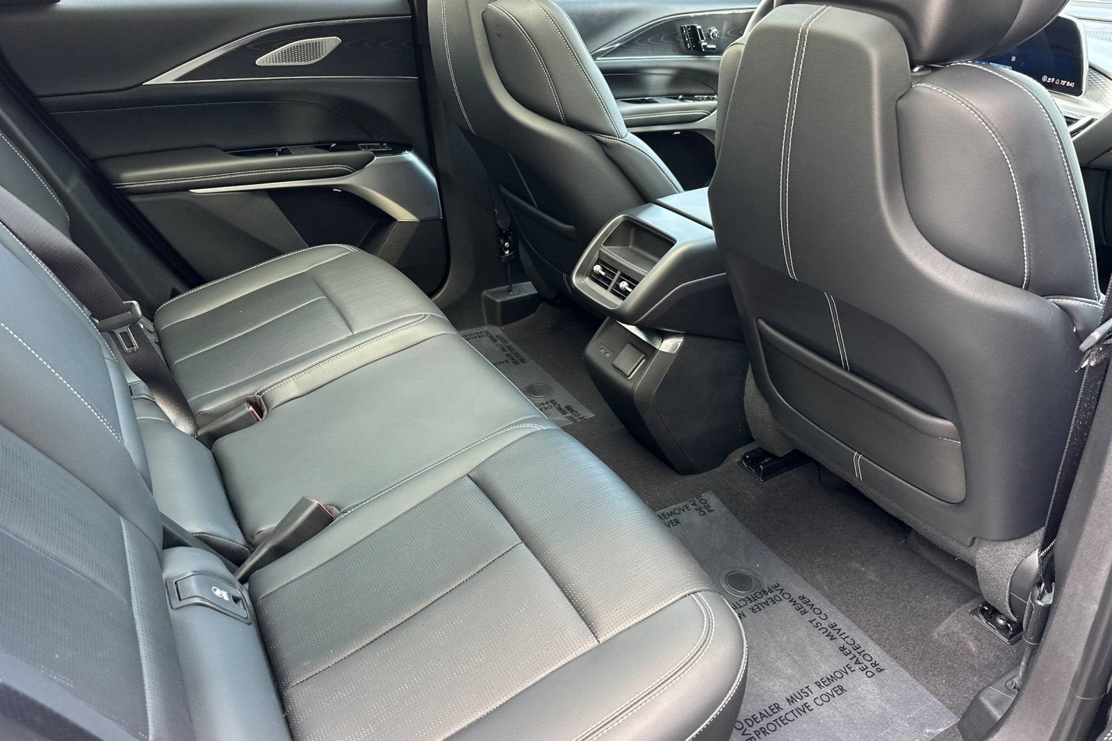 2024 Cadillac LYRIQ Sport 2