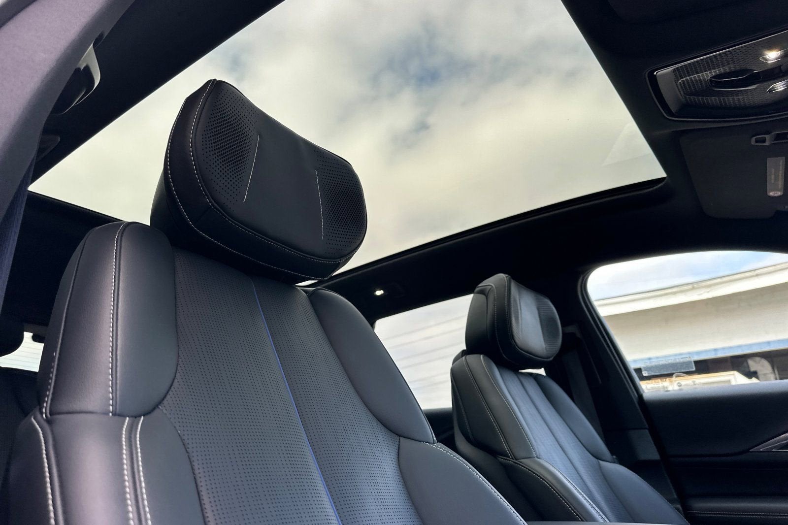 2024 Cadillac LYRIQ Sport 2