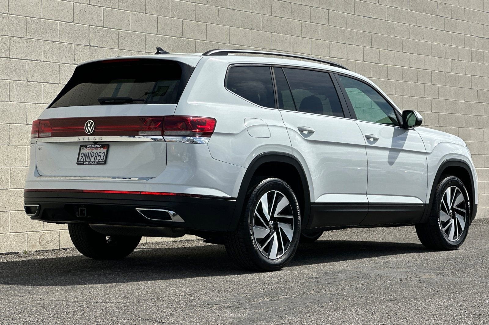2024 Volkswagen Atlas 2.0T SE w/Technology