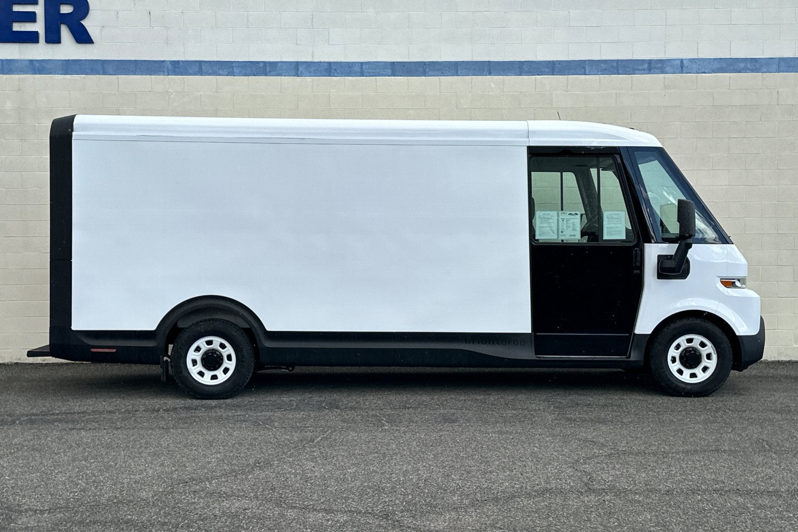 2024 BrightDrop Zevo 600 EJY