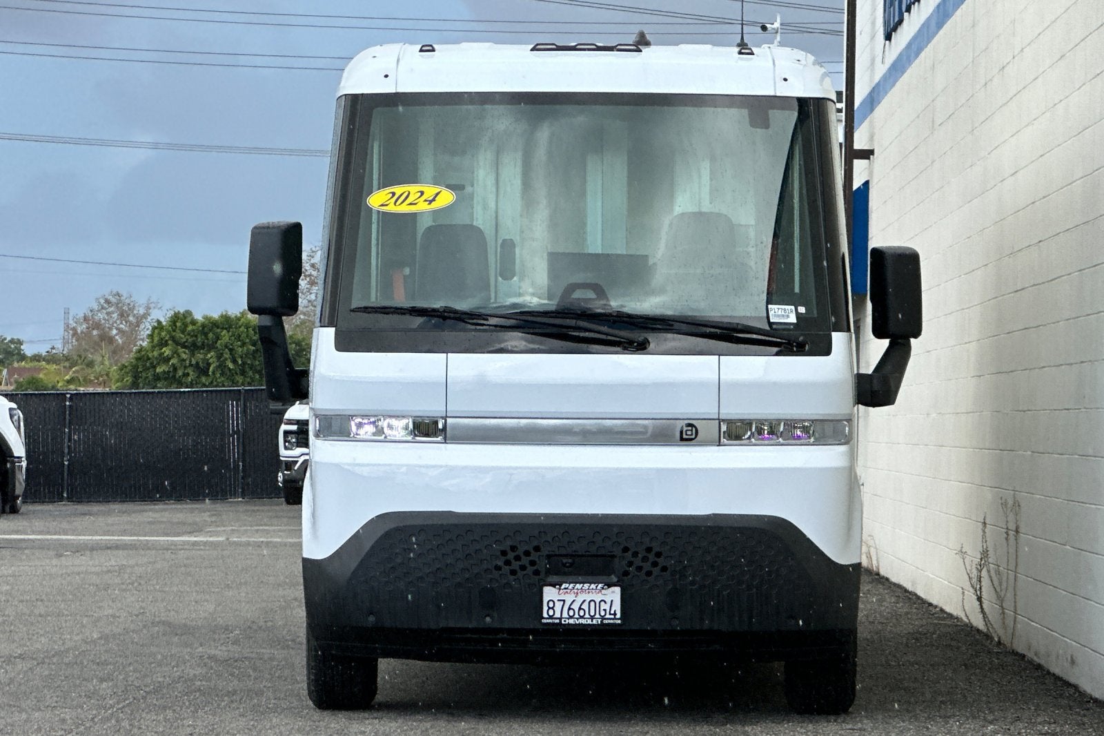2024 BrightDrop Zevo 600 EJY