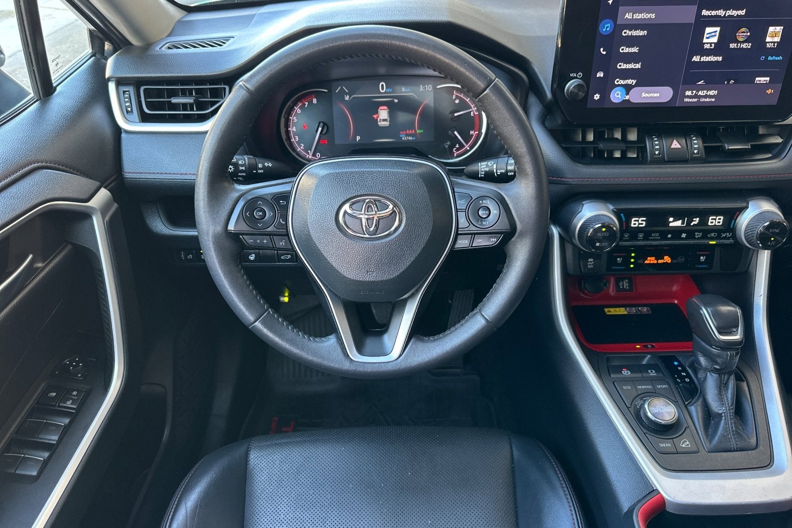 2023 Toyota RAV4 TRD Off Road