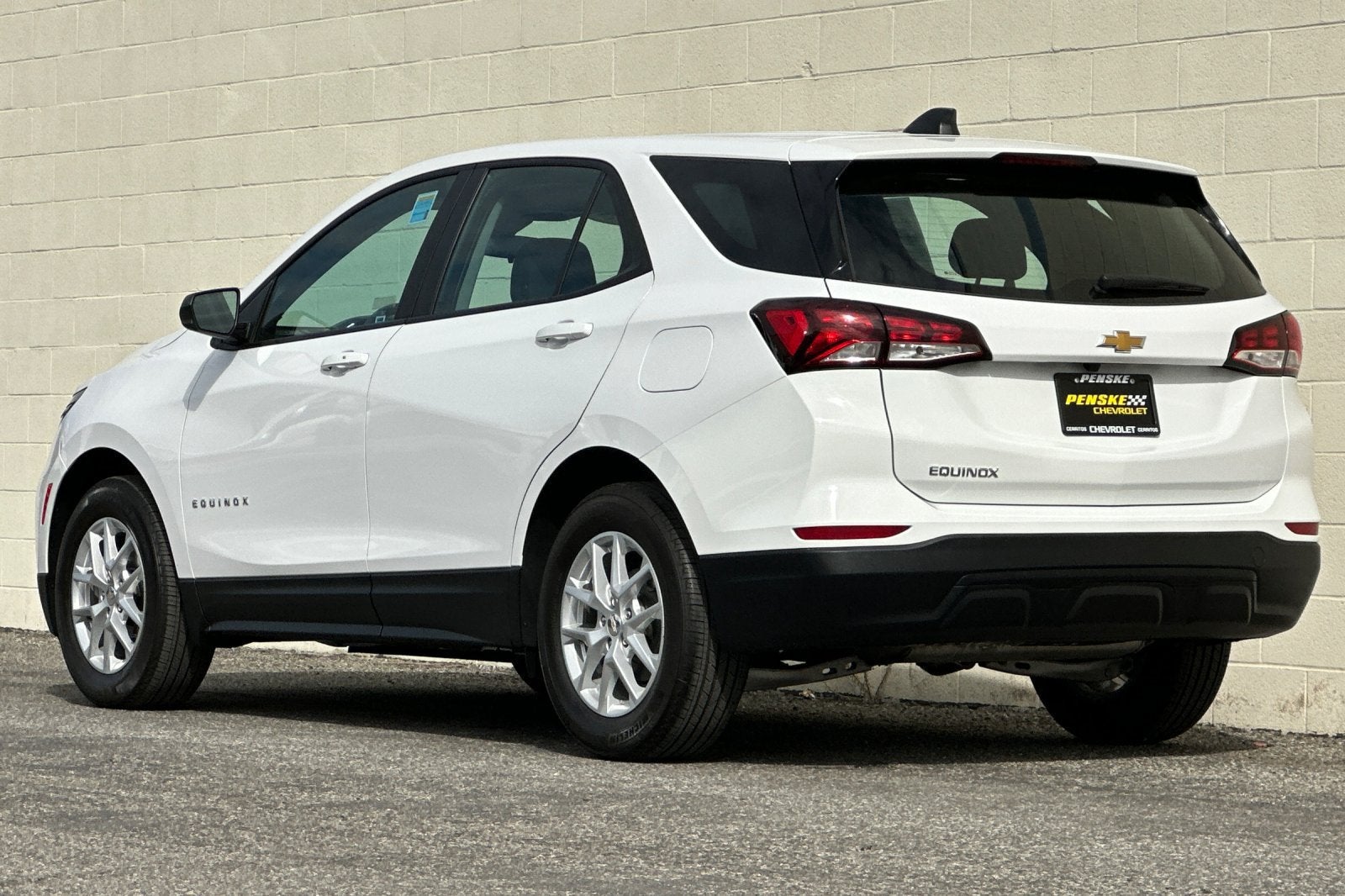 2023 Chevrolet Equinox LS