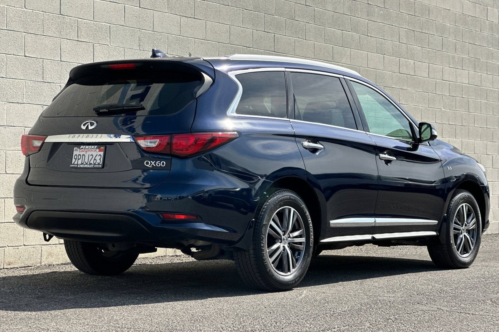 2019 INFINITI QX60 LUXE