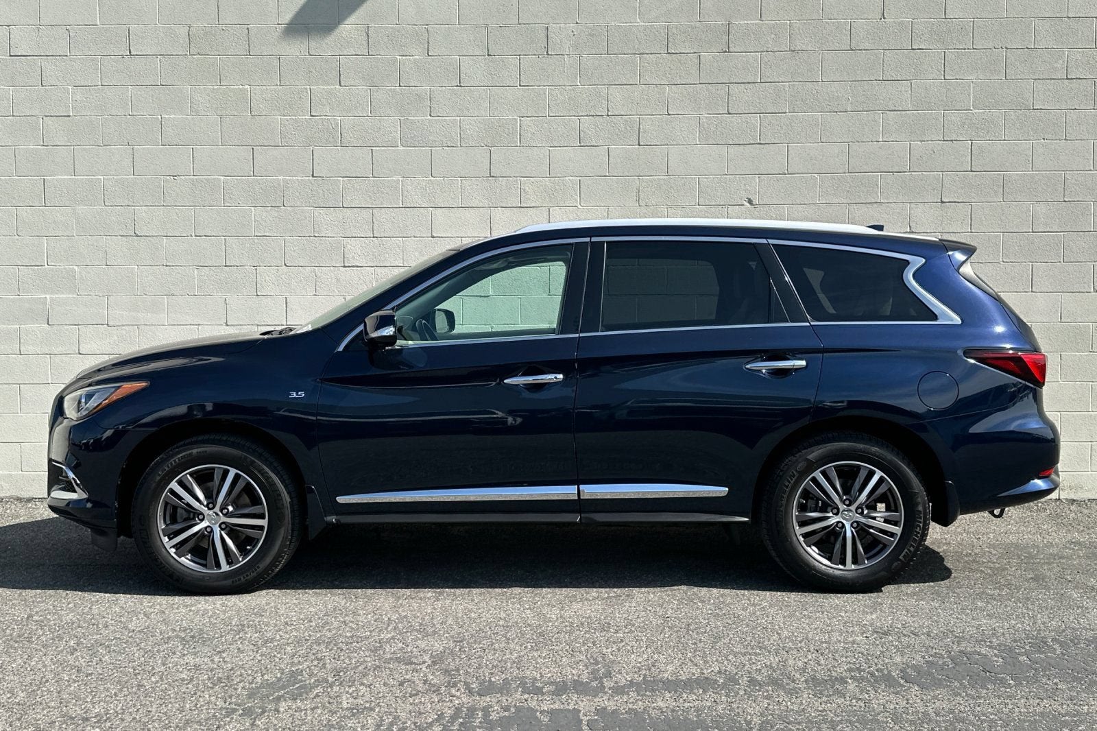 2019 INFINITI QX60 LUXE