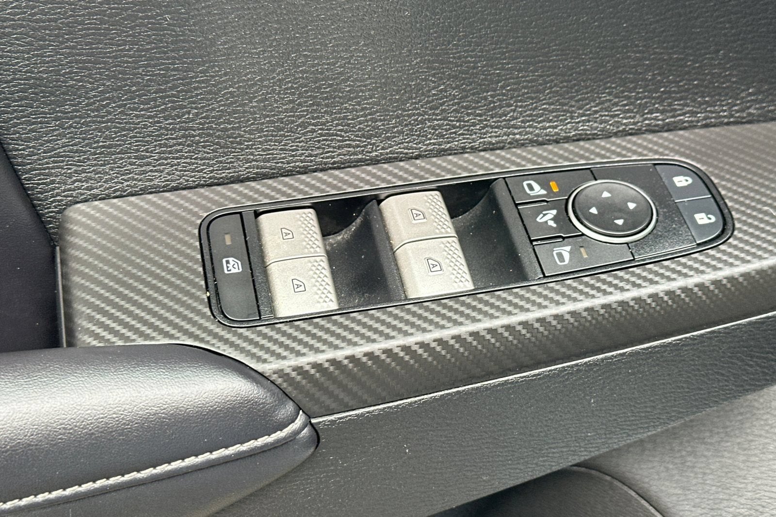 2023 Mitsubishi Outlander PHEV SE