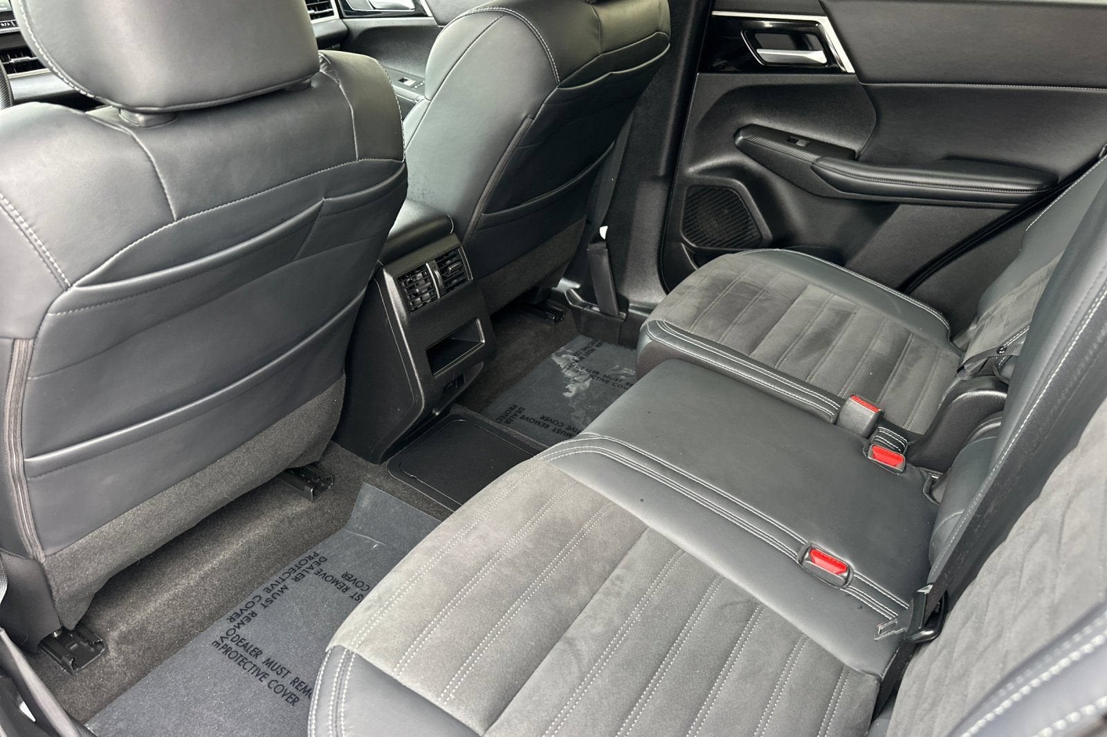 2023 Mitsubishi Outlander PHEV SE
