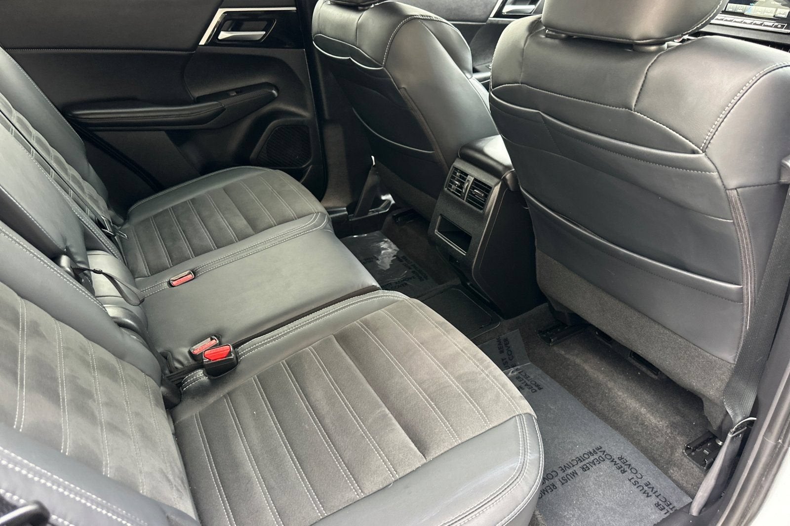 2023 Mitsubishi Outlander PHEV SE