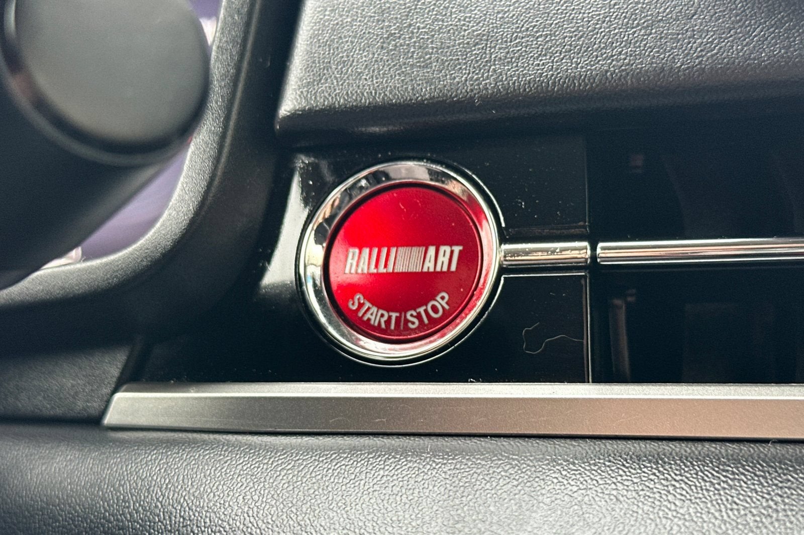 2023 Mitsubishi Outlander PHEV SE