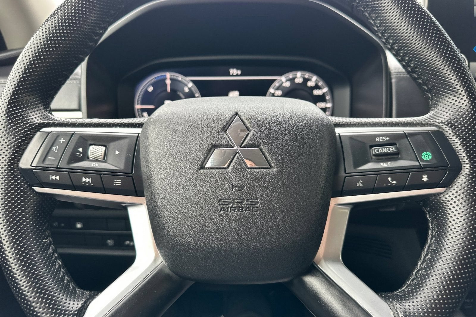 2023 Mitsubishi Outlander PHEV SE