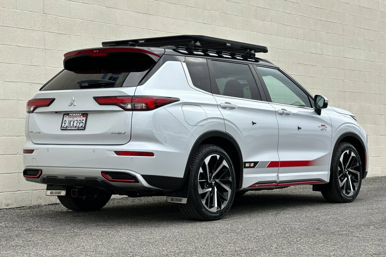2023 Mitsubishi Outlander PHEV SE