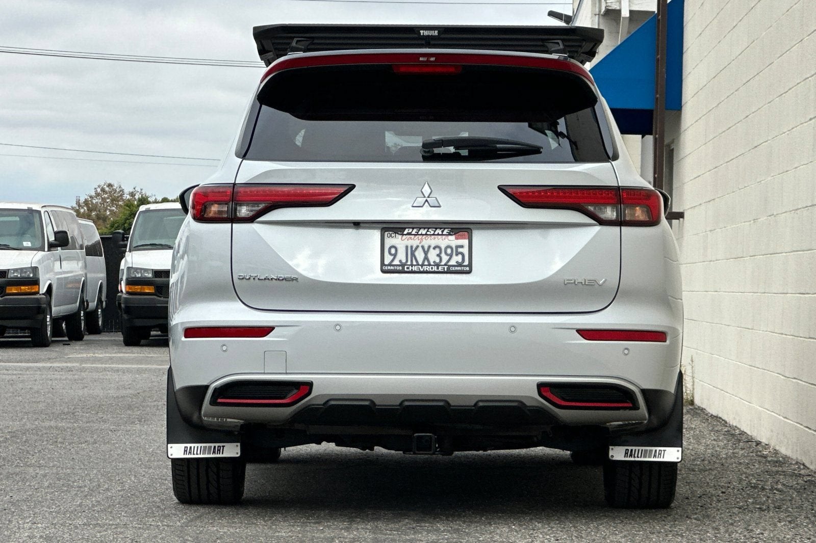 2023 Mitsubishi Outlander PHEV SE