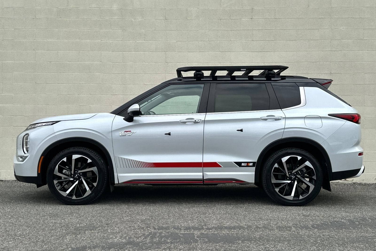 2023 Mitsubishi Outlander PHEV SE